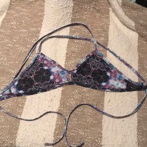 MALLYCE X- Jolyn Vent top!